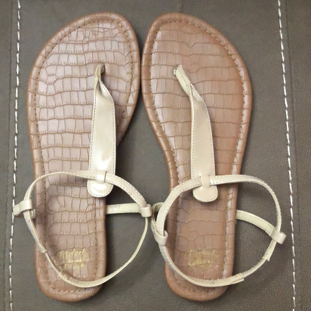 Faded glory women’s sandals